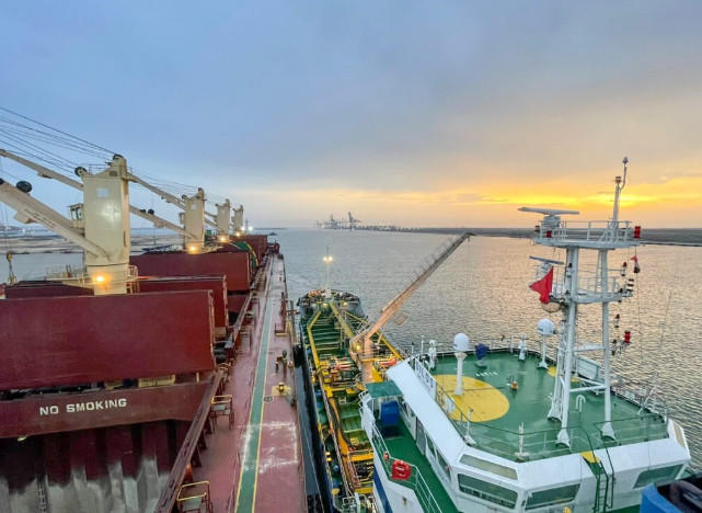 تموين السفن